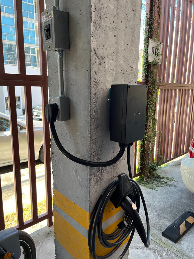 Instalación de cargador para Volvo EX30 en Monterrey